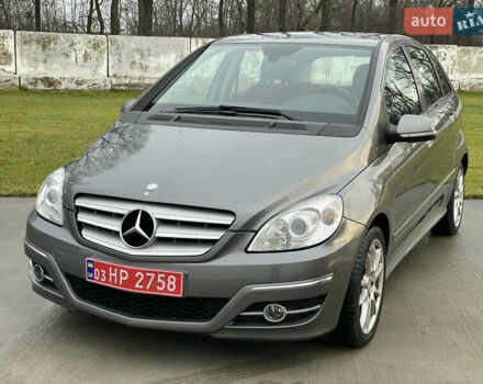 Сірий Мерседес Б-клас, об'ємом двигуна 1.7 л та пробігом 195 тис. км за 8300 $, фото 1 на Automoto.ua