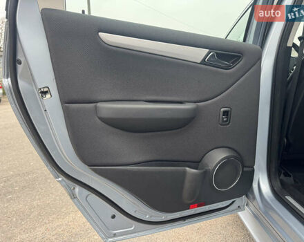 Серый Мерседес Б-класс, объемом двигателя 1.7 л и пробегом 119 тыс. км за 8900 $, фото 46 на Automoto.ua