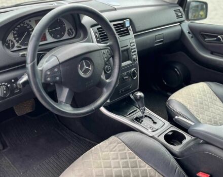 Серый Мерседес Б-класс, объемом двигателя 2 л и пробегом 225 тыс. км за 8800 $, фото 12 на Automoto.ua