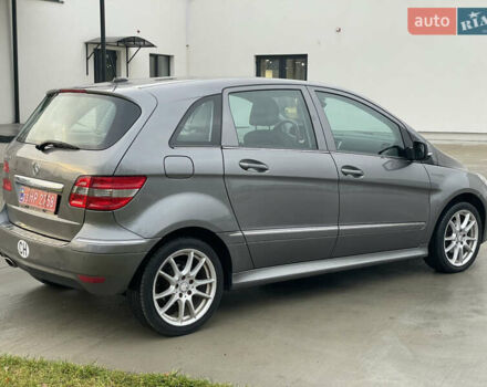 Сірий Мерседес Б-клас, об'ємом двигуна 1.7 л та пробігом 195 тис. км за 8300 $, фото 9 на Automoto.ua