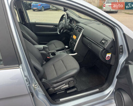 Серый Мерседес Б-класс, объемом двигателя 1.7 л и пробегом 119 тыс. км за 8900 $, фото 56 на Automoto.ua