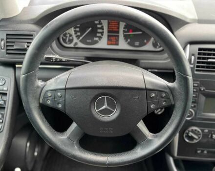 Серый Мерседес Б-класс, объемом двигателя 2 л и пробегом 225 тыс. км за 8800 $, фото 14 на Automoto.ua