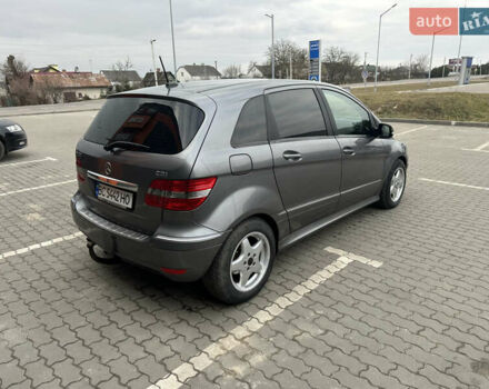 Сірий Мерседес Б-клас, об'ємом двигуна 1.99 л та пробігом 220 тис. км за 8700 $, фото 5 на Automoto.ua