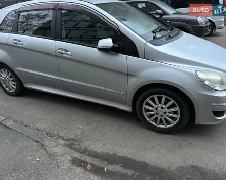 Сірий Мерседес Б-клас, об'ємом двигуна 1.7 л та пробігом 204 тис. км за 9000 $, фото 4 на Automoto.ua