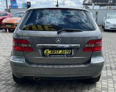 Серый Мерседес Б-класс, объемом двигателя 2 л и пробегом 225 тыс. км за 8800 $, фото 5 на Automoto.ua