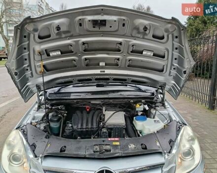 Сірий Мерседес Б-клас, об'ємом двигуна 1.7 л та пробігом 79 тис. км за 8600 $, фото 23 на Automoto.ua