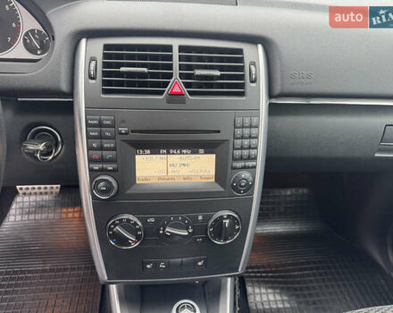 Серый Мерседес Б-класс, объемом двигателя 1.7 л и пробегом 119 тыс. км за 8900 $, фото 35 на Automoto.ua