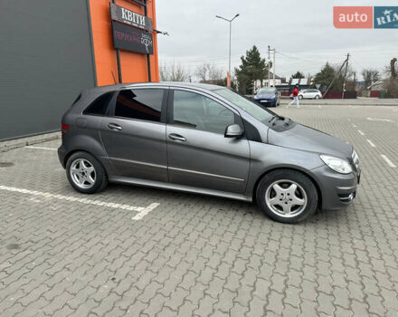 Сірий Мерседес Б-клас, об'ємом двигуна 1.99 л та пробігом 220 тис. км за 8700 $, фото 2 на Automoto.ua