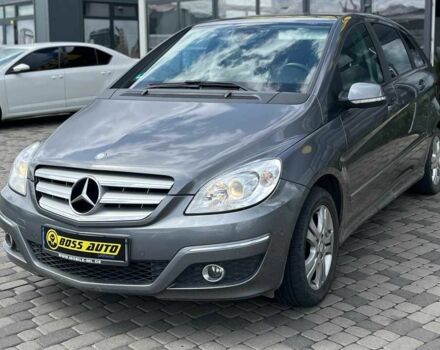 Серый Мерседес Б-класс, объемом двигателя 2 л и пробегом 225 тыс. км за 8800 $, фото 2 на Automoto.ua