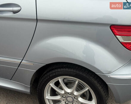 Серый Мерседес Б-класс, объемом двигателя 1.7 л и пробегом 119 тыс. км за 8900 $, фото 5 на Automoto.ua