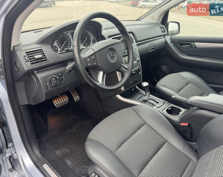 Серый Мерседес Б-класс, объемом двигателя 1.7 л и пробегом 119 тыс. км за 8900 $, фото 29 на Automoto.ua