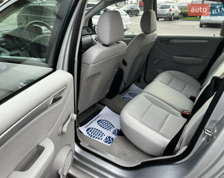 Серый Мерседес Б-класс, объемом двигателя 1.7 л и пробегом 139 тыс. км за 6990 $, фото 9 на Automoto.ua