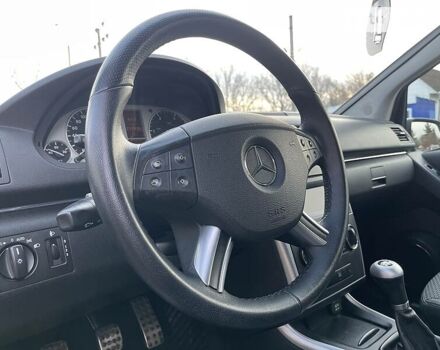 Сірий Мерседес Б-клас, об'ємом двигуна 2 л та пробігом 217 тис. км за 7999 $, фото 15 на Automoto.ua