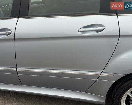 Серый Мерседес Б-класс, объемом двигателя 1.7 л и пробегом 119 тыс. км за 8900 $, фото 4 на Automoto.ua