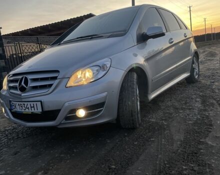 Серый Мерседес Б-класс, объемом двигателя 1.7 л и пробегом 215 тыс. км за 8200 $, фото 4 на Automoto.ua