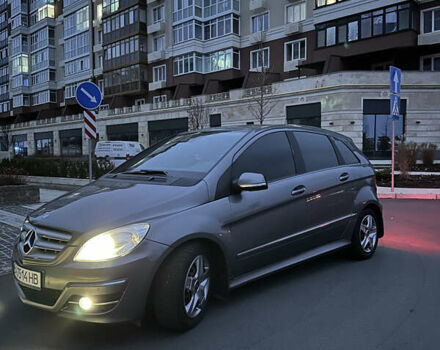 Серый Мерседес Б-класс, объемом двигателя 1.99 л и пробегом 174 тыс. км за 7500 $, фото 5 на Automoto.ua
