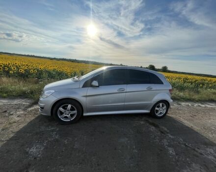 Серый Мерседес Б-класс, объемом двигателя 1.7 л и пробегом 215 тыс. км за 8200 $, фото 1 на Automoto.ua