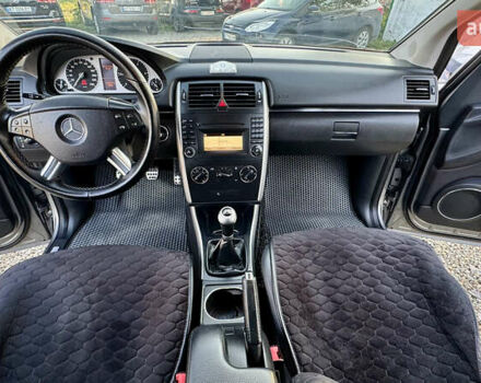 Серый Мерседес Б-класс, объемом двигателя 2.03 л и пробегом 178 тыс. км за 8950 $, фото 16 на Automoto.ua