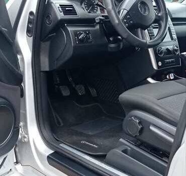 Серый Мерседес Б-класс, объемом двигателя 1.99 л и пробегом 254 тыс. км за 9300 $, фото 30 на Automoto.ua