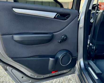 Серый Мерседес Б-класс, объемом двигателя 2.03 л и пробегом 178 тыс. км за 8950 $, фото 45 на Automoto.ua