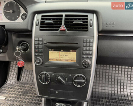 Сірий Мерседес Б-клас, об'ємом двигуна 1.99 л та пробігом 180 тис. км за 8200 $, фото 13 на Automoto.ua