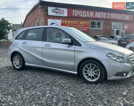 Серый Мерседес Б-класс, объемом двигателя 1.8 л и пробегом 275 тыс. км за 9700 $, фото 5 на Automoto.ua