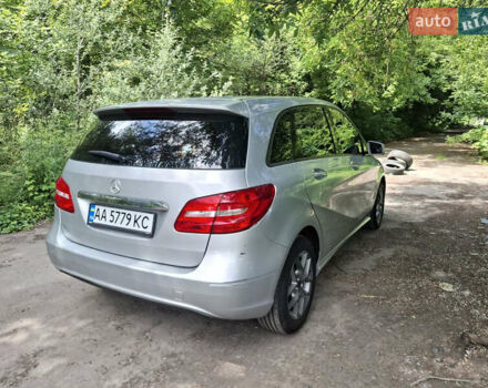 Сірий Мерседес Б-клас, об'ємом двигуна 1.8 л та пробігом 250 тис. км за 8700 $, фото 1 на Automoto.ua