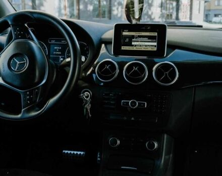 Сірий Мерседес Б-клас, об'ємом двигуна 1.8 л та пробігом 254 тис. км за 9200 $, фото 4 на Automoto.ua