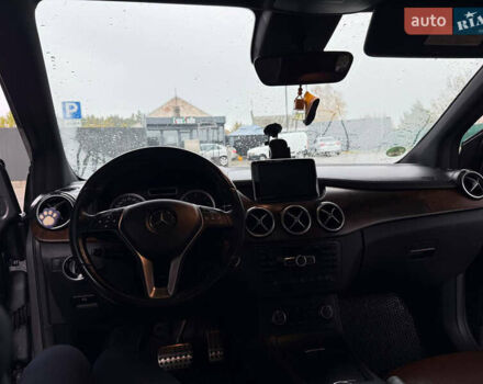 Мерседес Б-клас 2012 у Володарке на Automoto.ua Сірий Мерседес Б-клас, об'ємом двигуна 1.8 л та пробігом 298 тис. км за 14700 $, фото 5 на Automoto.ua
