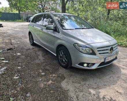 Серый Мерседес Б-класс, объемом двигателя 1.8 л и пробегом 250 тыс. км за 8800 $, фото 4 на Automoto.ua