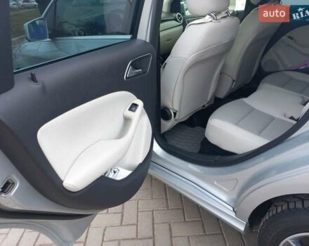 Сірий Мерседес Б-клас, об'ємом двигуна 1.8 л та пробігом 136 тис. км за 11500 $, фото 21 на Automoto.ua