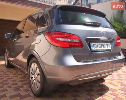 Серый Мерседес Б-класс, объемом двигателя 0 л и пробегом 170 тыс. км за 10200 $, фото 6 на Automoto.ua