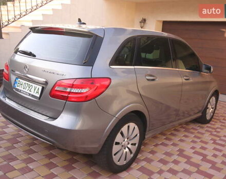 Серый Мерседес Б-класс, объемом двигателя 0 л и пробегом 170 тыс. км за 10200 $, фото 16 на Automoto.ua