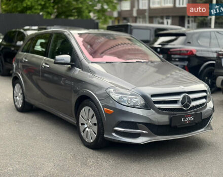 Серый Мерседес Б-класс, объемом двигателя 0 л и пробегом 68 тыс. км за 8300 $, фото 2 на Automoto.ua