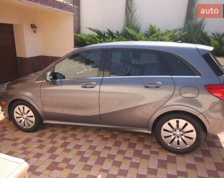 Серый Мерседес Б-класс, объемом двигателя 0 л и пробегом 170 тыс. км за 10200 $, фото 9 на Automoto.ua