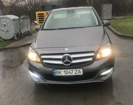Сірий Мерседес Б-клас, об'ємом двигуна 0 л та пробігом 114 тис. км за 8400 $, фото 2 на Automoto.ua