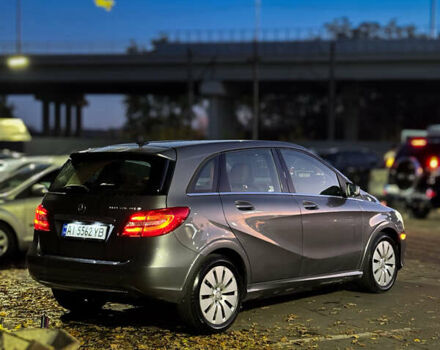 Серый Мерседес Б-класс, объемом двигателя 0 л и пробегом 47 тыс. км за 12400 $, фото 2 на Automoto.ua