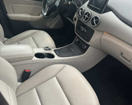 Сірий Мерседес Б-клас, об'ємом двигуна 0 л та пробігом 144 тис. км за 8500 $, фото 6 на Automoto.ua