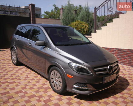 Серый Мерседес Б-класс, объемом двигателя 0 л и пробегом 170 тыс. км за 10200 $, фото 1 на Automoto.ua
