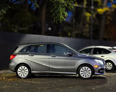 Серый Мерседес Б-класс, объемом двигателя 0 л и пробегом 47 тыс. км за 12400 $, фото 1 на Automoto.ua