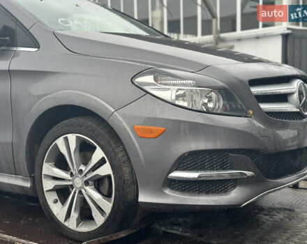 Сірий Мерседес Б-клас, об'ємом двигуна 0 л та пробігом 144 тис. км за 8500 $, фото 4 на Automoto.ua