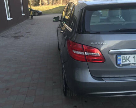 Сірий Мерседес Б-клас, об'ємом двигуна 0 л та пробігом 114 тис. км за 8400 $, фото 7 на Automoto.ua