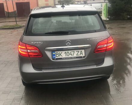 Сірий Мерседес Б-клас, об'ємом двигуна 0 л та пробігом 114 тис. км за 8400 $, фото 4 на Automoto.ua
