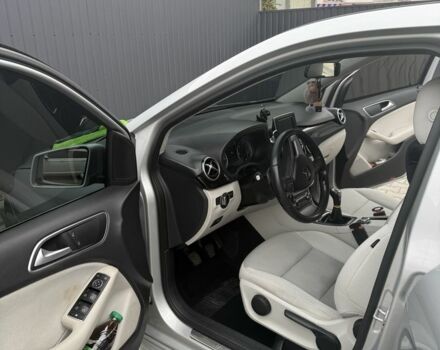 Серый Мерседес Б-класс, объемом двигателя 1.5 л и пробегом 156 тыс. км за 12500 $, фото 4 на Automoto.ua