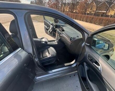 Серый Мерседес Б-класс, объемом двигателя 0 л и пробегом 57 тыс. км за 11500 $, фото 26 на Automoto.ua