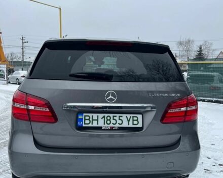 Сірий Мерседес Б-клас, об'ємом двигуна 0 л та пробігом 106 тис. км за 10000 $, фото 5 на Automoto.ua