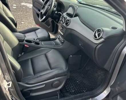 Серый Мерседес Б-класс, объемом двигателя 0 л и пробегом 106 тыс. км за 12500 $, фото 17 на Automoto.ua