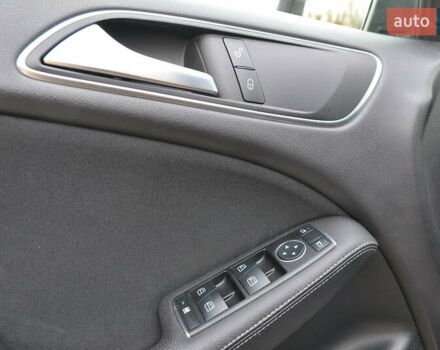 Серый Мерседес Б-класс, объемом двигателя 0 л и пробегом 112 тыс. км за 9999 $, фото 15 на Automoto.ua