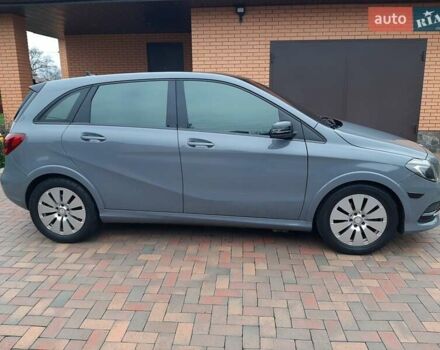 Серый Мерседес Б-класс, объемом двигателя 0 л и пробегом 181 тыс. км за 8500 $, фото 4 на Automoto.ua