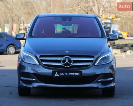 Серый Мерседес Б-класс, объемом двигателя 0 л и пробегом 144 тыс. км за 9900 $, фото 1 на Automoto.ua